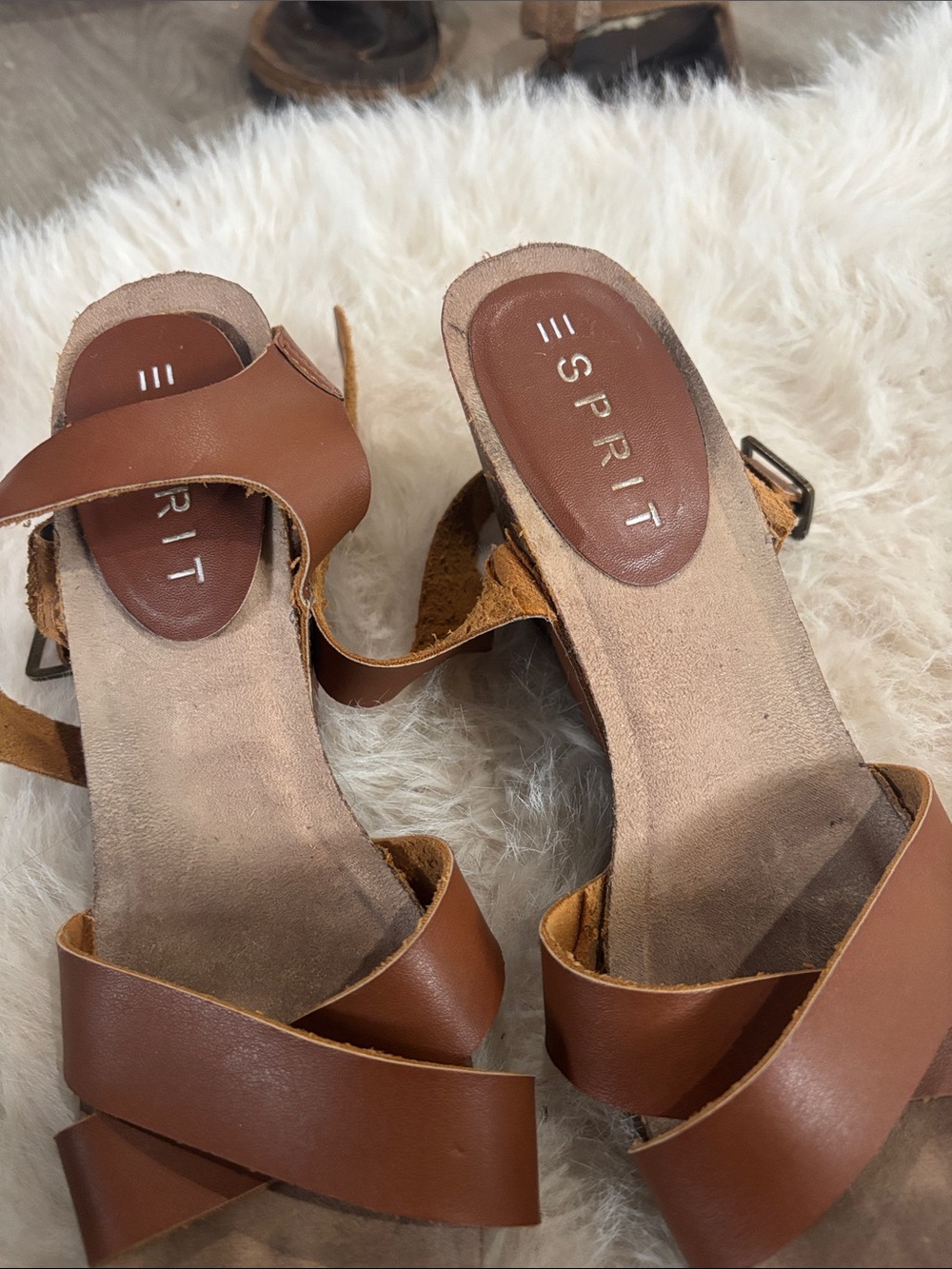 Esprit Tan Leather Crisscross Strap Sandals